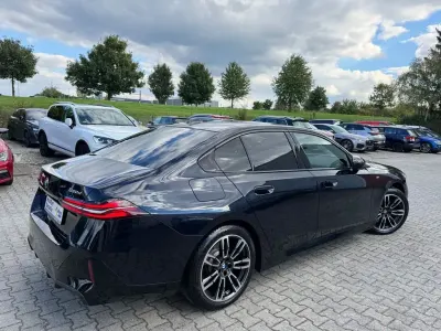 Gebraucht BMW 520 M Sport 197 PS (144 kW) 2024 Schwarz Limousine