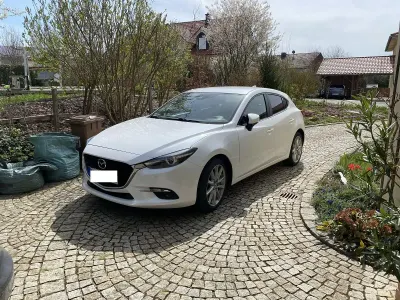Używany Mazda 3 Sports-Line 120 KM (88 kW) 2018 Biały Sedan/Limuzyna