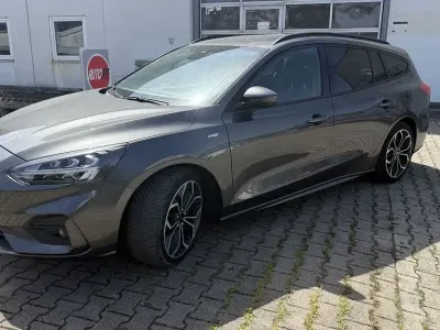 Gebraucht Ford Focus ST-Line 182 PS (133 kW) 2019 Grau Limousine