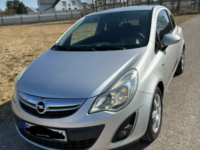 Gebraucht Opel Corsa 86 PS (63 kW) 2012 Silber Kleinwagen
