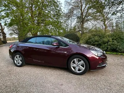 Gebraucht Opel Cascada 120 PS (88 kW) 2013 Rot Cabrio