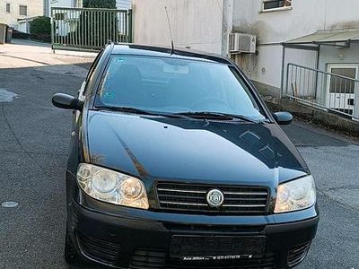 Second-hand Fiat Punto 60 CP (44 kW) 2004 Negru Hatchback
