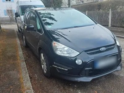 Gebraucht Ford S-MAX Titanium S 163 PS (119 kW) 2012 Schwarz Van / Kleinbus