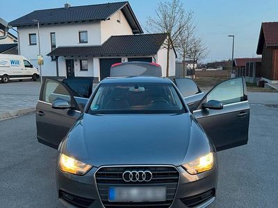 Gebraucht Audi A4 120 PS (88 kW) 2014 Grau Limousine