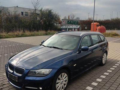 Gebraucht BMW 320 Lifestyle 170 PS (125 kW) 2011 Blau Kombi