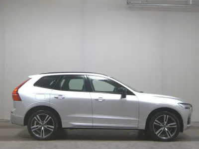 Gebraucht Volvo XC60 R-Design 197 PS (144 kW) 2021 Grau SUV