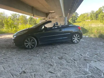 Gebraucht Peugeot 207 CC 120 PS (88 kW) 2013 Schwarz Cabrio