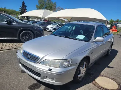 Second-hand Honda Accord 136 CP (100 kW) 1999 Argintiu Berlinǎ