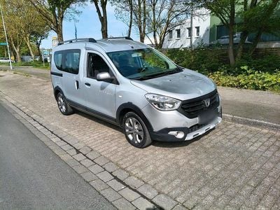 Usata Dacia Dokker Stepway 115 CV (84 kW) 2016 Argento Monovolume