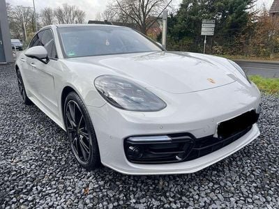 Grau Gebraucht 2018 Porsche Panamera 4 Executive Limousine | 59.900 € (Teuer)