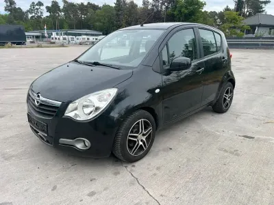 Usata Opel Agila Edition 94 CV (69 kW) 2011 Nero Utilitaria