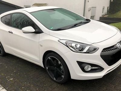 Gebraucht Hyundai i30 99 PS (72 kW) 2014 Weiß Coupé