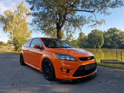Używany Ford Focus ST 226 KM (166 kW) 2008 Pomarańczowy Sedan/Limuzyna
