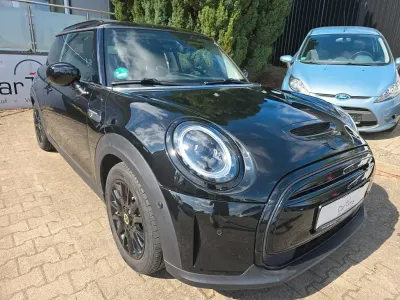 Gebraucht Mini Cooper SE 135 kW (184 PS) 2022 Schwarz Kleinwagen