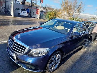 Gebraucht Mercedes C180 156 PS (114 kW) 2019 Blau Limousine