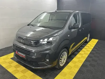 Gebraucht Peugeot Traveller Active 177 PS (130 kW) 2025 Lackierung titangrau/typ ausse Van / Kleinbus
