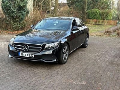 Gebraucht Mercedes E220 194 PS (142 kW) 2019 Schwarz Limousine