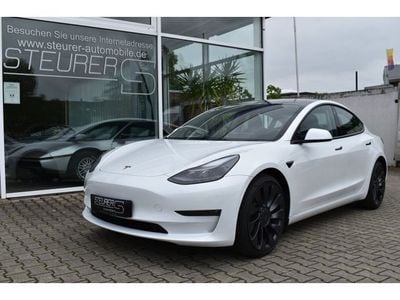 Weiß Gebraucht 2022 Tesla Model 3 Performance Limousine | 46.590 €