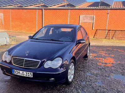 Gebraucht Mercedes C180 Avantgarde 129 PS (94 kW) 2001 Violet Limousine