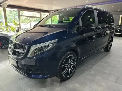 Gebraucht Mercedes V300 AMG 239 PS (175 kW) 2020 Blau Van / Kleinbus