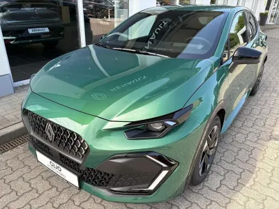 Neu Renault Clio V Techno 109 PS (80 kW) 2026 Grün Limousine