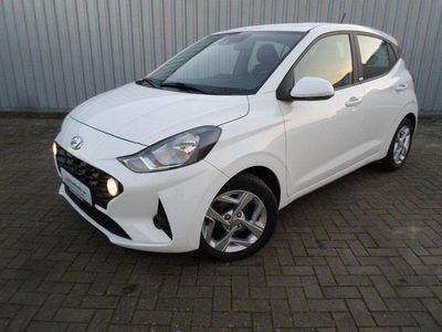 Gebraucht Hyundai i10 Trend 67 PS (49 kW) 2020 Weiß Kleinwagen