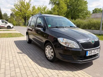 Używany Skoda Roomster Ambition 105 KM (77 kW) 2013 Czarny Minivan