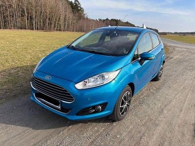 Gebraucht Ford Fiesta Individual 95 PS (69 kW) 2014 Blau Kleinwagen