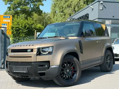 Gebraucht Land Rover Defender SE 249 PS (183 kW) 2021 Gondwana stone SUV