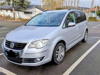 Gebraucht 2010 VW Touran Highline Van / Kleinbus | 5.000 €