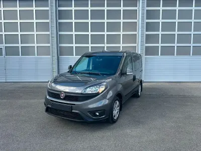 Gebraucht Fiat Doblò 105 PS (77 kW) 2022 Grau Van / Kleinbus