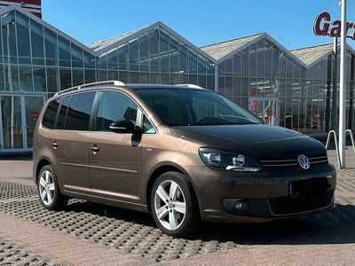 Gebraucht VW Touran Match 105 PS (77 kW) 2012 Braun Van / Kleinbus