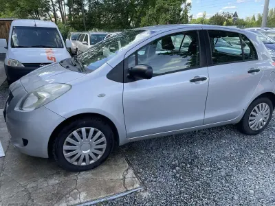 Gebraucht Toyota Yaris Sol 87 PS (63 kW) 2006 Silber Limousine