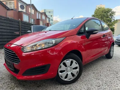 Gebraucht Ford Fiesta Ambiente 60 PS (44 kW) 2013 Rot Limousine
