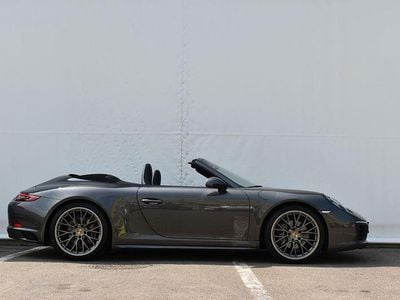 Grau Gebraucht 2018 Porsche 911 Carrera 4 Cabriolet Sport Cabrio | 99.990 € (Guter Preis)