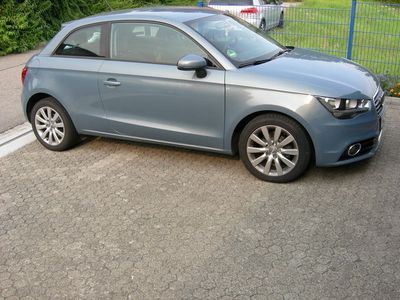 Gebraucht Audi A1 Attraction 117 PS (86 kW) 2010 Blau metallic Kleinwagen