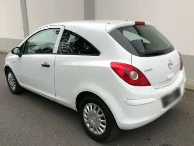 Gebraucht Opel Corsa 60 PS (44 kW) 2009 Weiß Kleinwagen