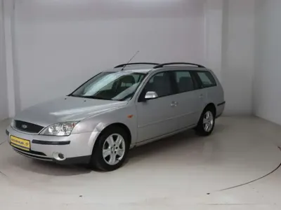 Używany Ford Mondeo Ghia 145 KM (106 kW) 2001 Srebrny Kombi