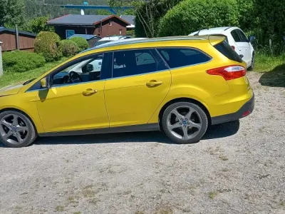 Gebraucht Ford Focus 150 PS (110 kW) 2012 Grün Kombi