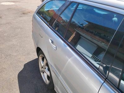 Usata Mercedes C220 145 CV (106 kW) 2005 Argento Station wagon