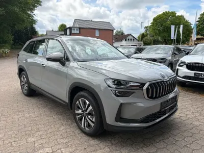 Neu Skoda Kodiaq Selection 150 PS (110 kW) 2025 Grau SUV