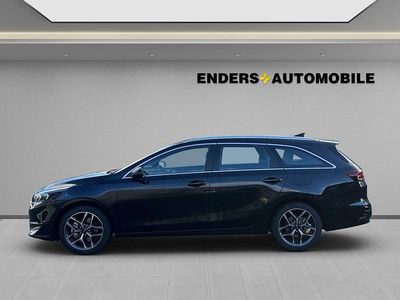 Neu Kia Ceed Sportswagon Spirit 140 PS (102 kW) 2025 1k) black pearl m (schwarz Kombi