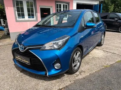 Gebraucht Toyota Yaris Comfort 75 PS (55 kW) 2015 Blau Kleinwagen