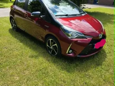 Gebraucht Toyota Yaris 101 PS (74 kW) 2018 Rot Kleinwagen