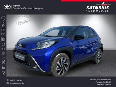 Gebraucht Toyota Aygo X Comfort 72 PS (52 kW) 2023 Juniper blue metallic/ night sky black SUV