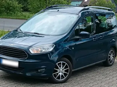 Gebraucht Ford Tourneo Courier 101 PS (74 kW) 2015 Blau Van / Kleinbus