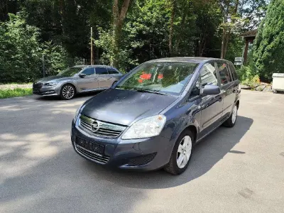 Gebraucht Opel Zafira Edition 140 PS (102 kW) 2009 Metro metallic Van / Kleinbus