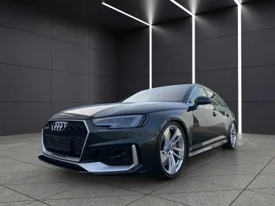Gebraucht Audi RS4 Sport 450 PS (330 kW) 2018 Grün Kombi