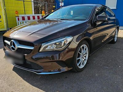 Gebraucht Mercedes CLA180 Urban 122 PS (89 kW) 2016 Braun Limousine