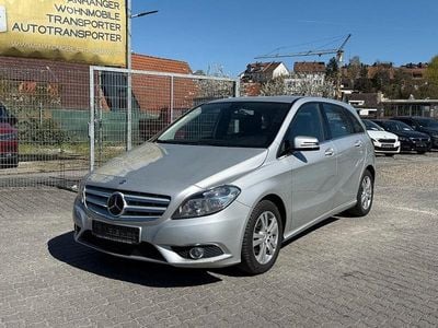 Gebraucht Mercedes B180 109 PS (80 kW) 2013 Silber Van / Kleinbus